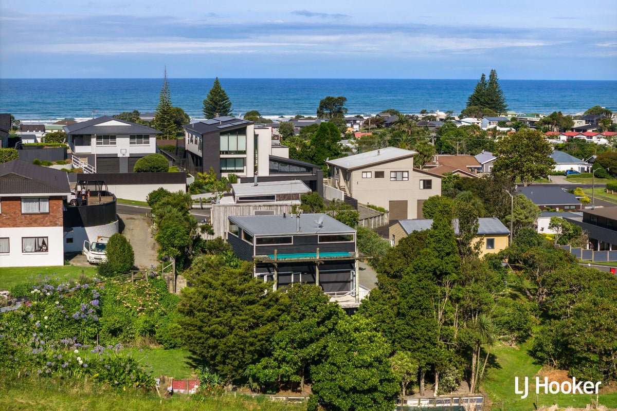 7B Mayor View Terrace, Waihi Beach, Waihi Beach - Carousel 1