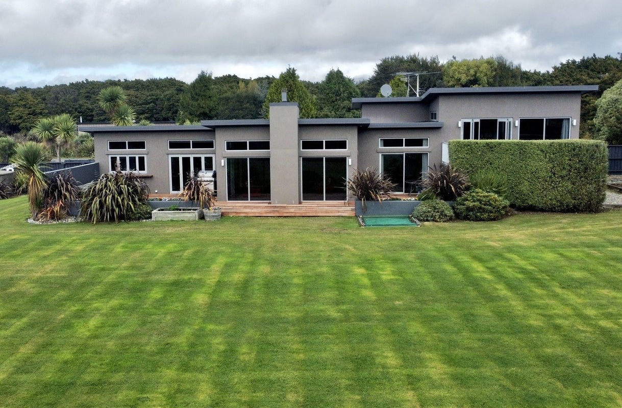 32 Matua Road, Otatara - Carousel 1