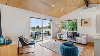 1/61 Glamorgan Drive, Torbay, Auckland - Carousel 1