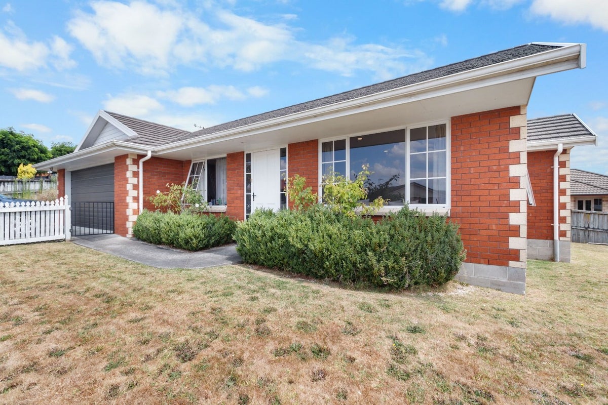 14 Everton Place, Grandview Heights, Hamilton - Carousel 1
