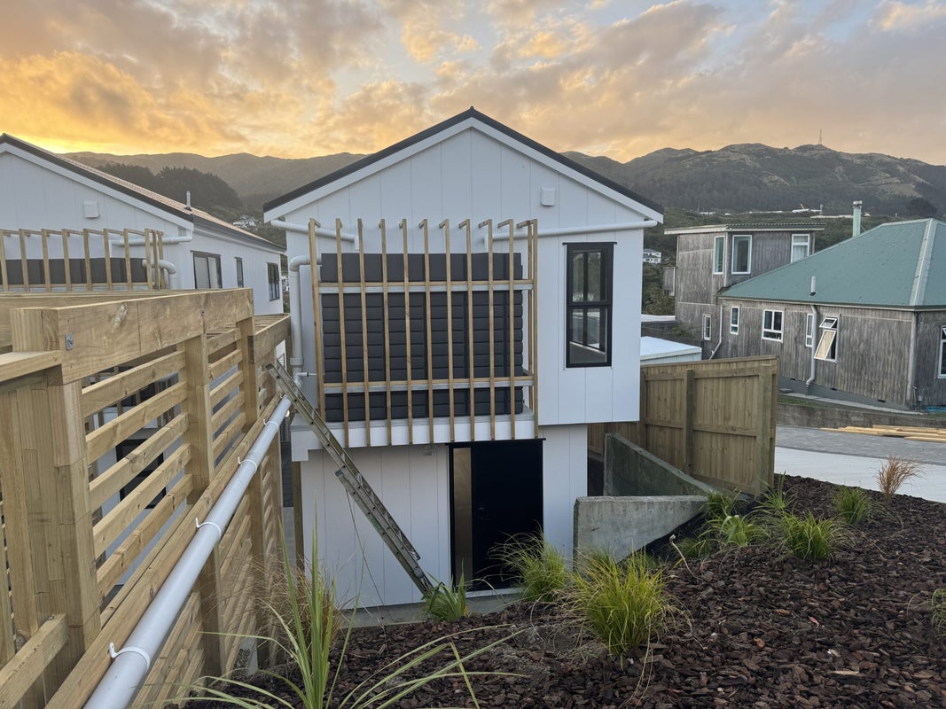 35A Handyside Street, Tawa, Wellington - Carousel 1