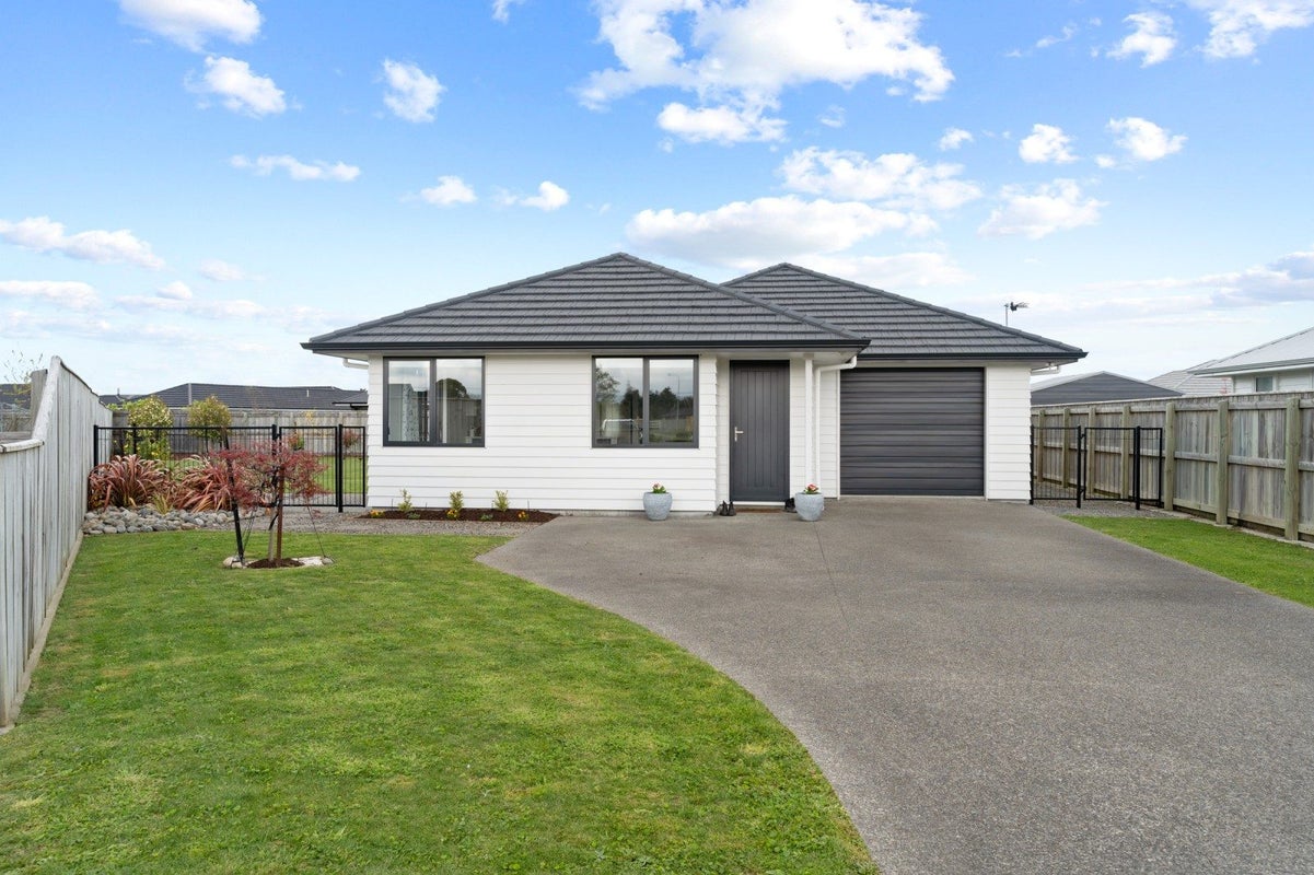6 Mitre Way, Solway, Masterton - Carousel 1