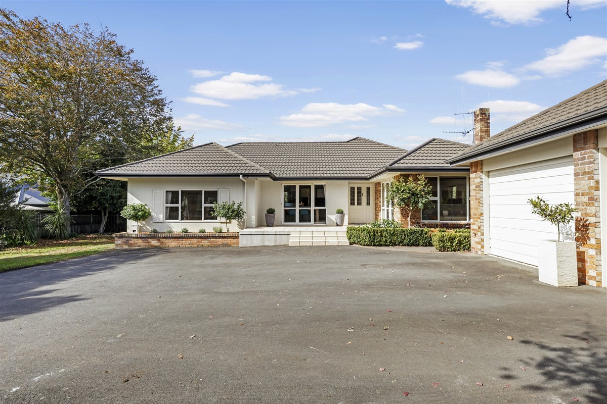 6 Mansel Avenue, Hillcrest, Hamilton - Carousel 2
