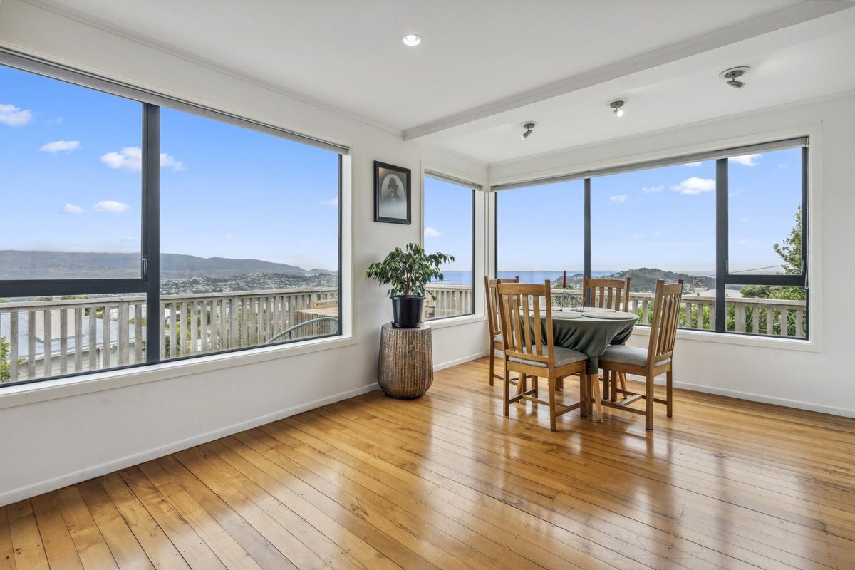49 Lookout Road, Hataitai, Wellington - Carousel 2