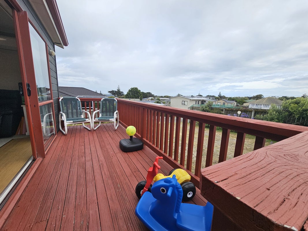 11 Matakane Street, Waitarere Beach, Levin - Carousel 2