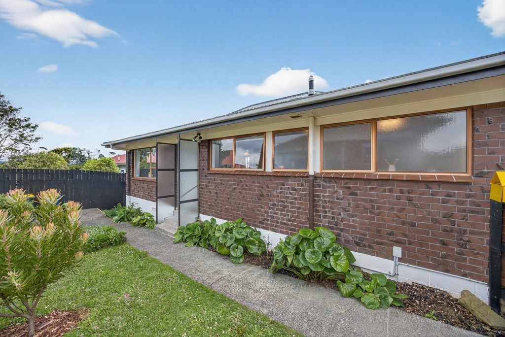 2/9 Evans Road, Glen Eden, Auckland - Carousel 2
