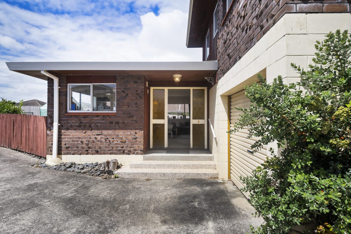 29 Faith Bullock Place, New Lynn, Auckland - Carousel 30