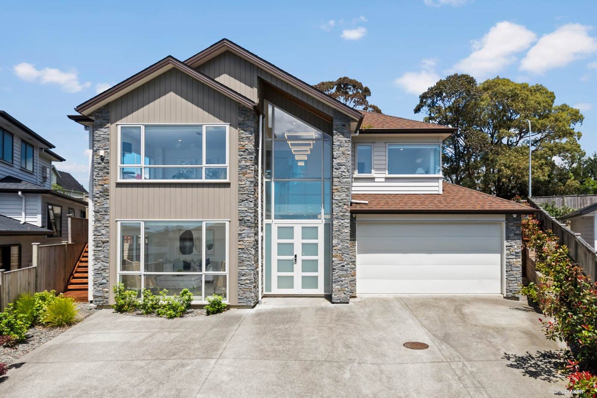 11 Golden Morning Drive, Albany Heights, Auckland - Carousel 1