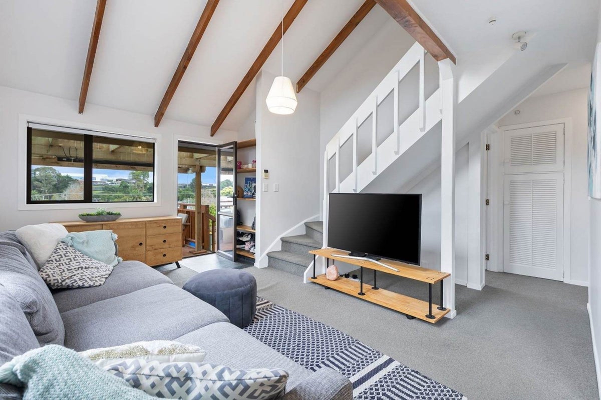 2/78 Vodanovich Road, Te Atatu South, Auckland - Carousel 2