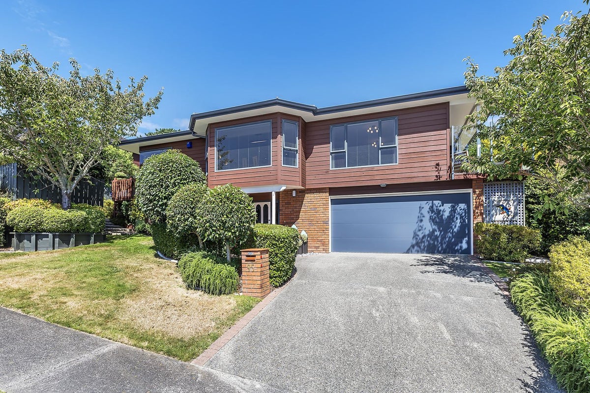 95 Woodman Drive, Tawa, Wellington - Carousel 1