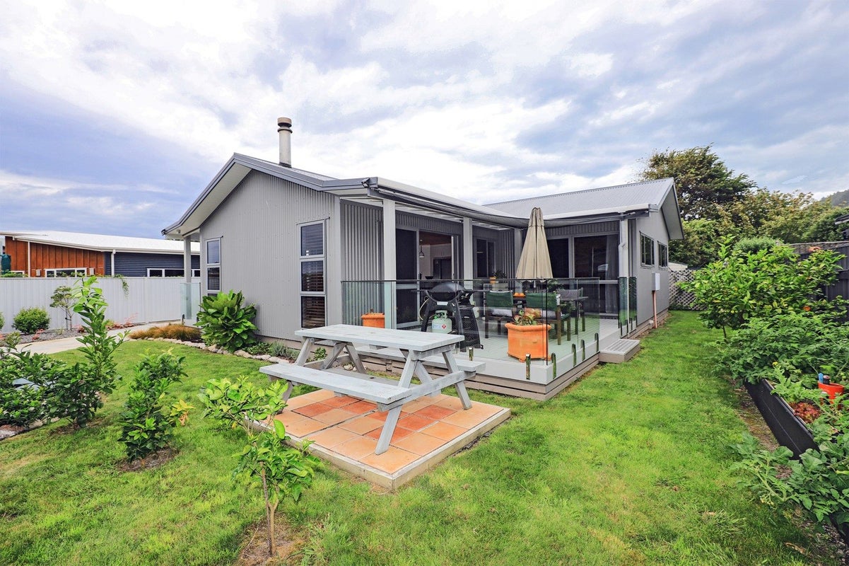 4 John Ross Place, Kairakau, Elsthorpe - Carousel 1