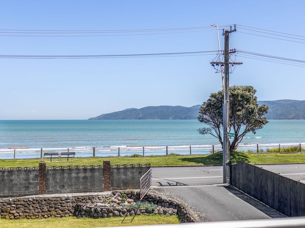 104 Marine Parade, Paraparaumu Beach, Paraparaumu - Carousel 1