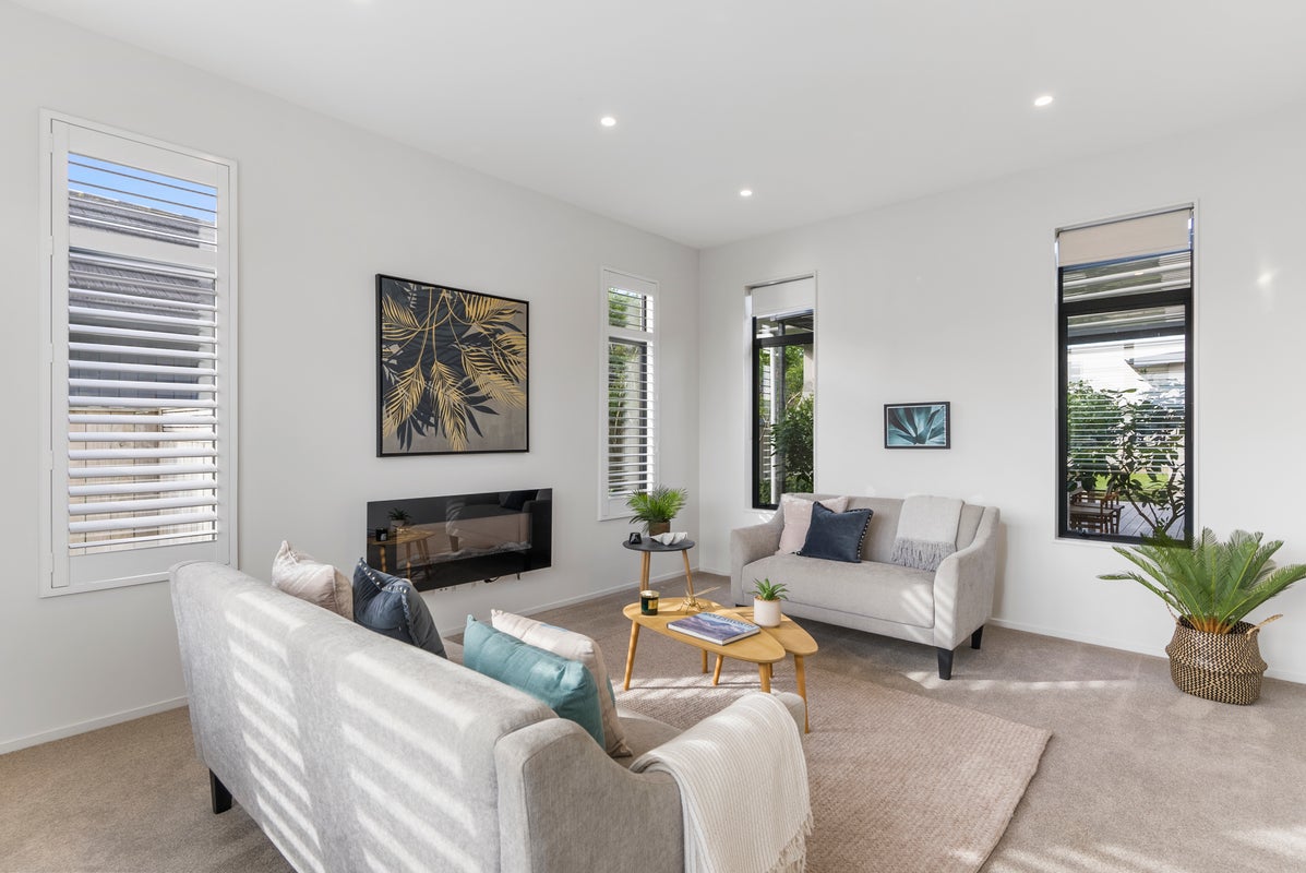 19 Andalusian Way, Karaka, Papakura - Carousel 2