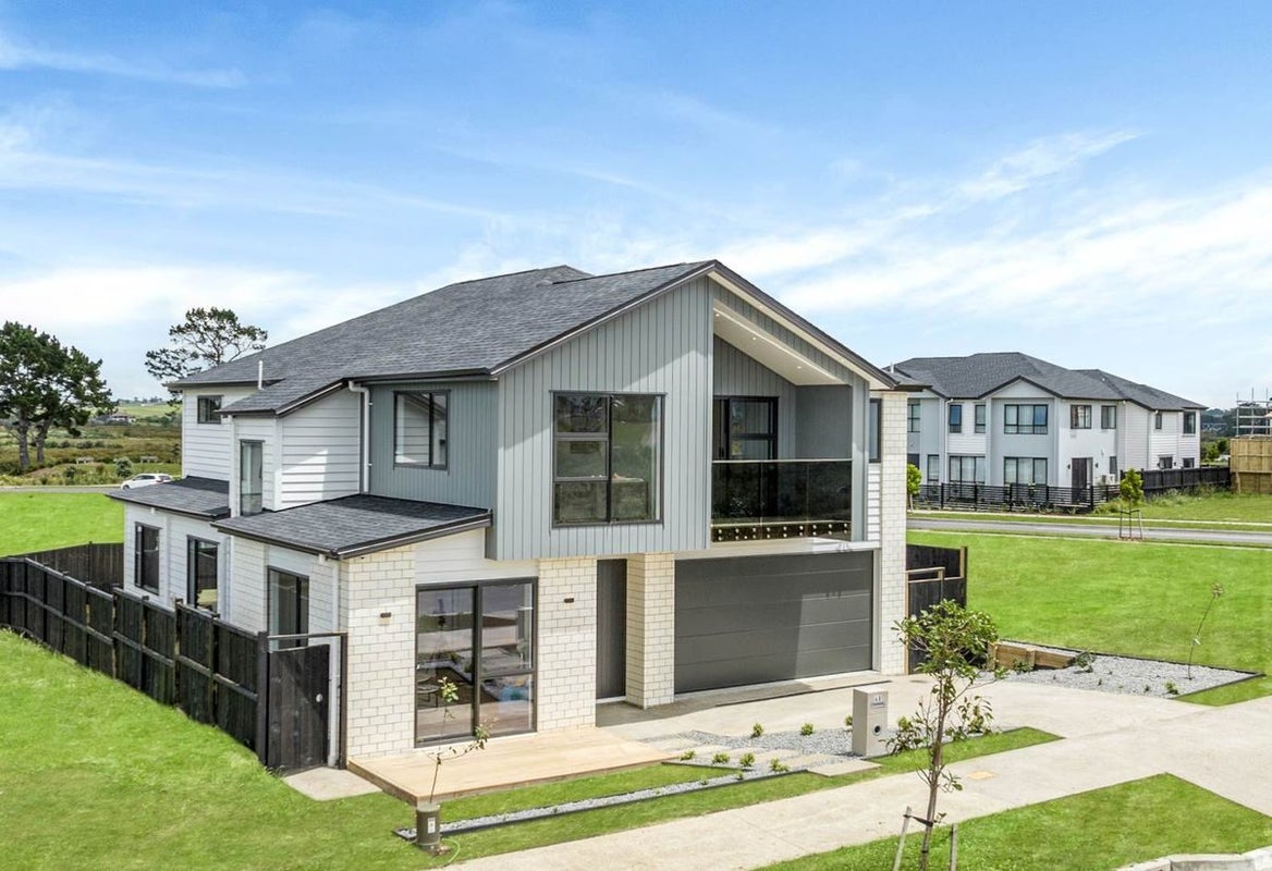 48 Emerald Avenue, Rosehill, Papakura - Carousel 33