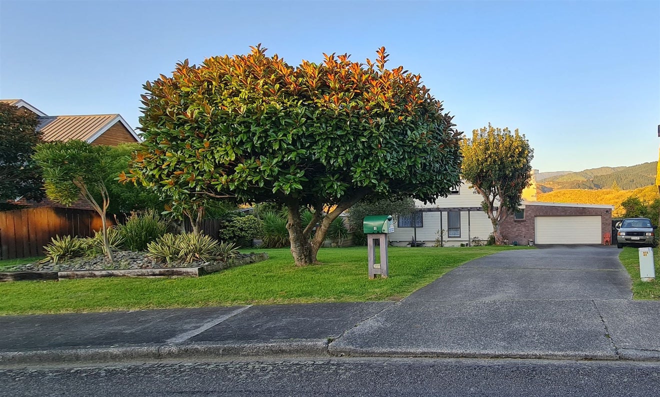 12 Pohutukawa Crescent, Raumati Beach, Paraparaumu - Carousel 1