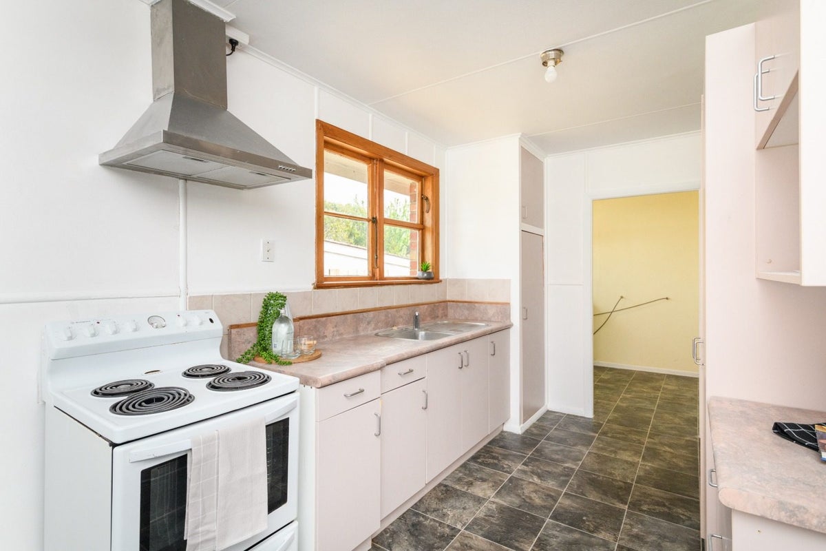 20 Upham Terrace, Roslyn, Palmerston North - Carousel 2