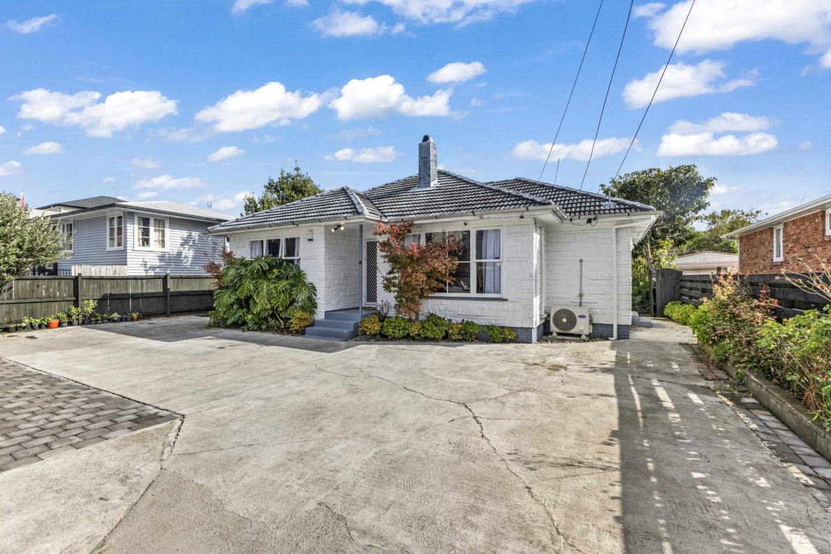 13 Kerrydale Road, Manurewa, Auckland - Carousel 30