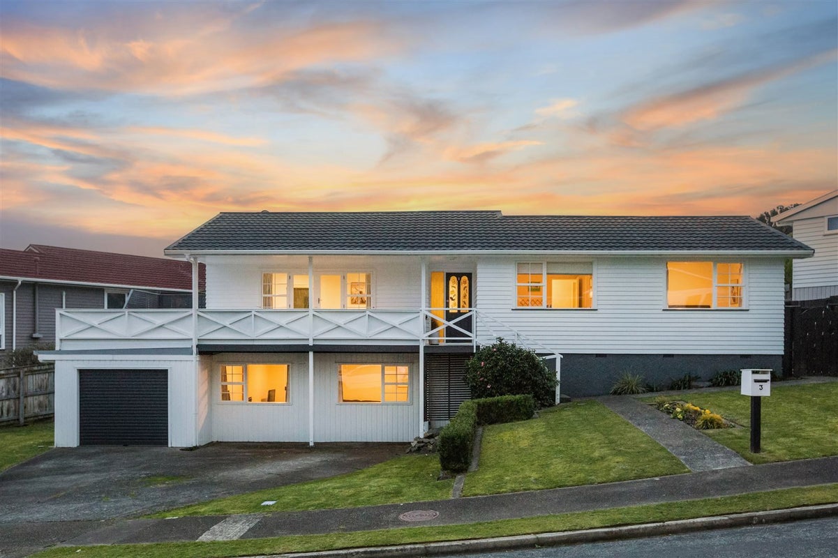 3 Findhorn Place, Papakowhai, Porirua - Carousel 1