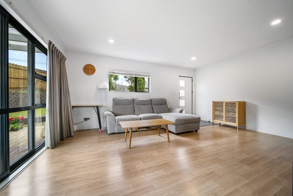 2/109 Target Road, Totara Vale, Auckland - Carousel 2