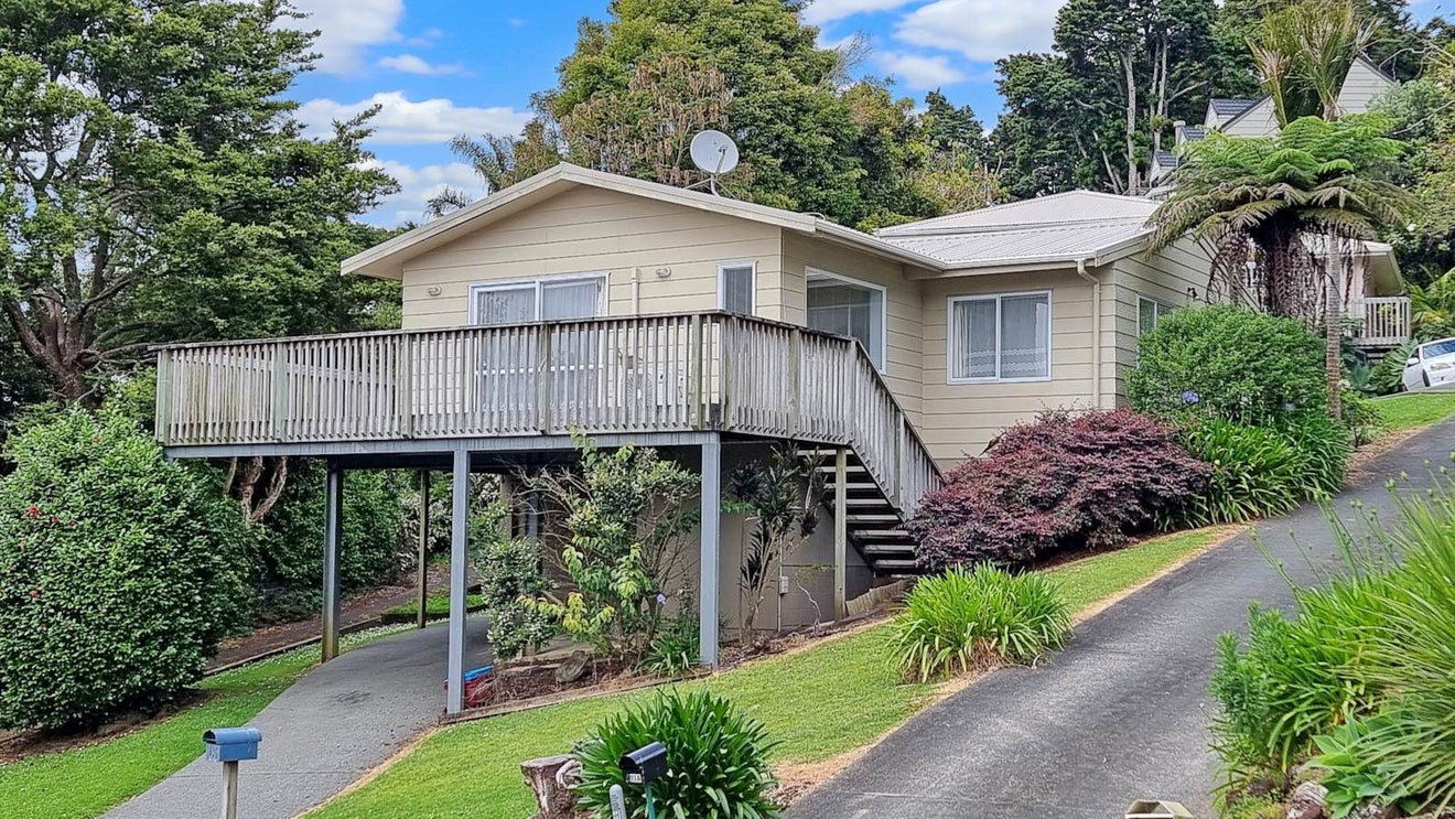 13 Granfield Place, Kamo, Whangarei - Carousel 1