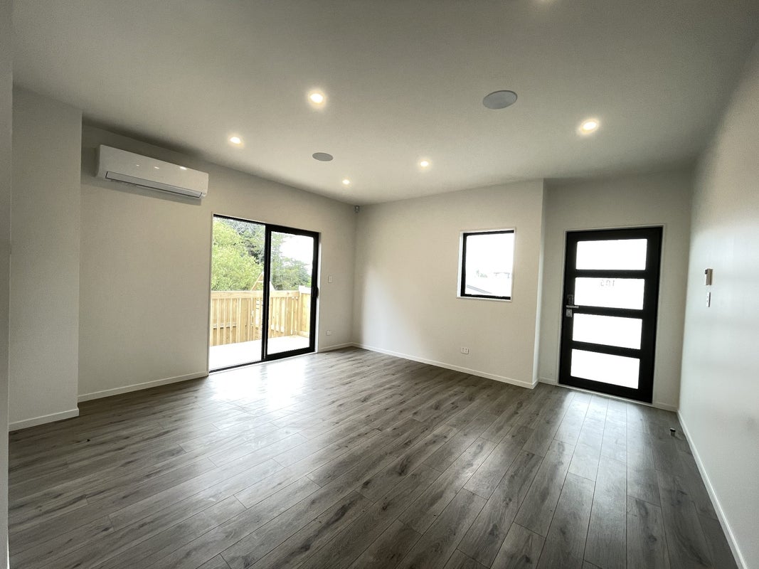 8/105 Hobsonville Road, West Harbour, Auckland - Carousel 2