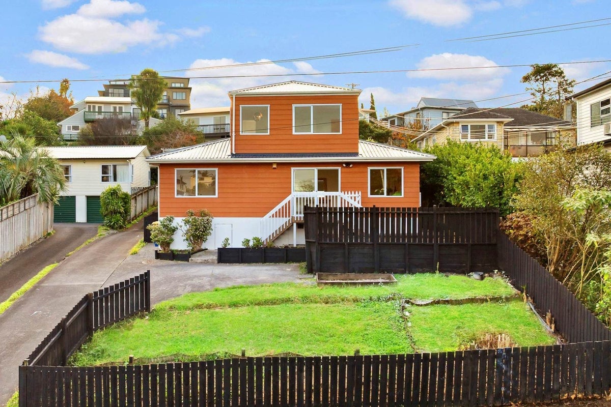2/20 Hogans Road, Glenfield, Auckland - Carousel 1