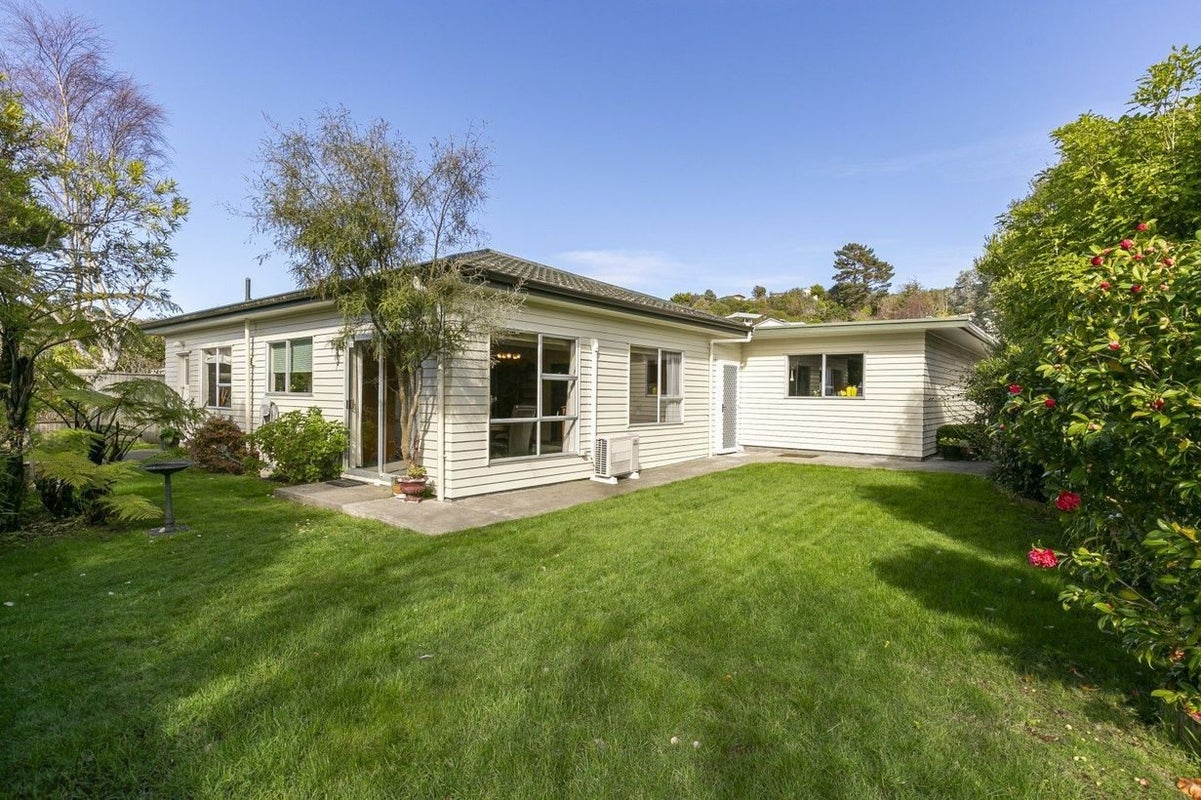 8 Halswater Drive, Churton Park, Wellington - Carousel 1