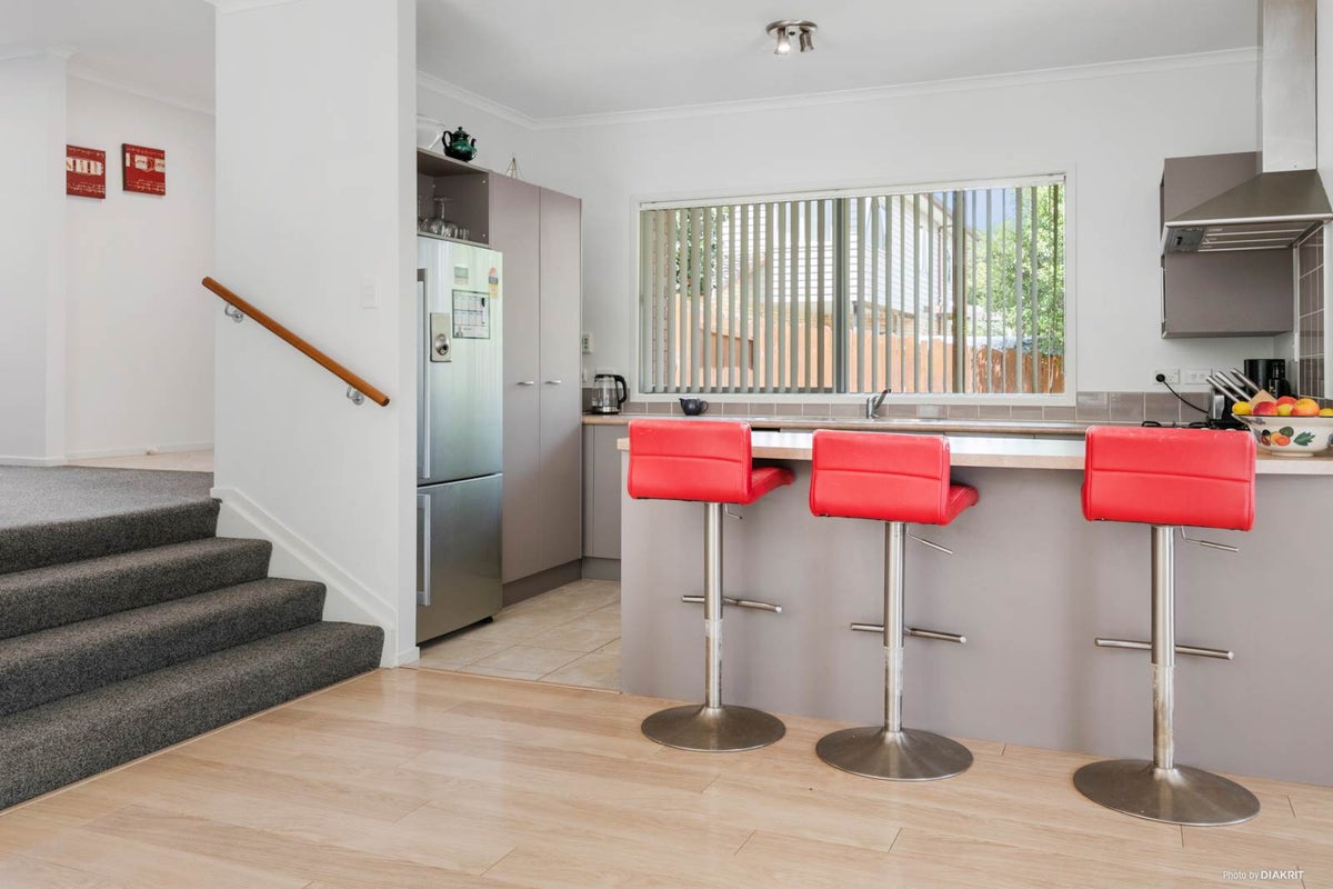 16 Totara Views Drive, Red Beach, Red Beach - Carousel 2
