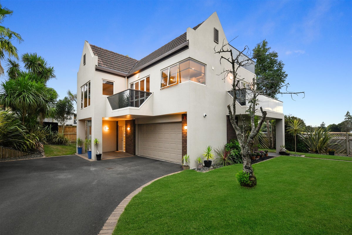 68 St Andrews Terrace, St Andrews, Hamilton - Carousel 1
