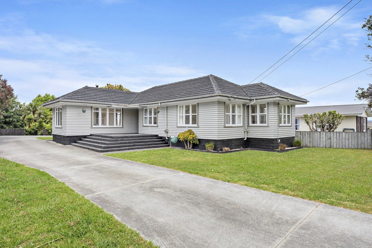 21 North Road, Papakura - Carousel 1