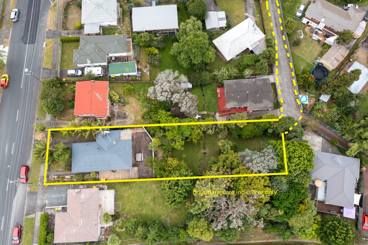 42 Glengarry Road, Glen Eden, Auckland - Carousel 2