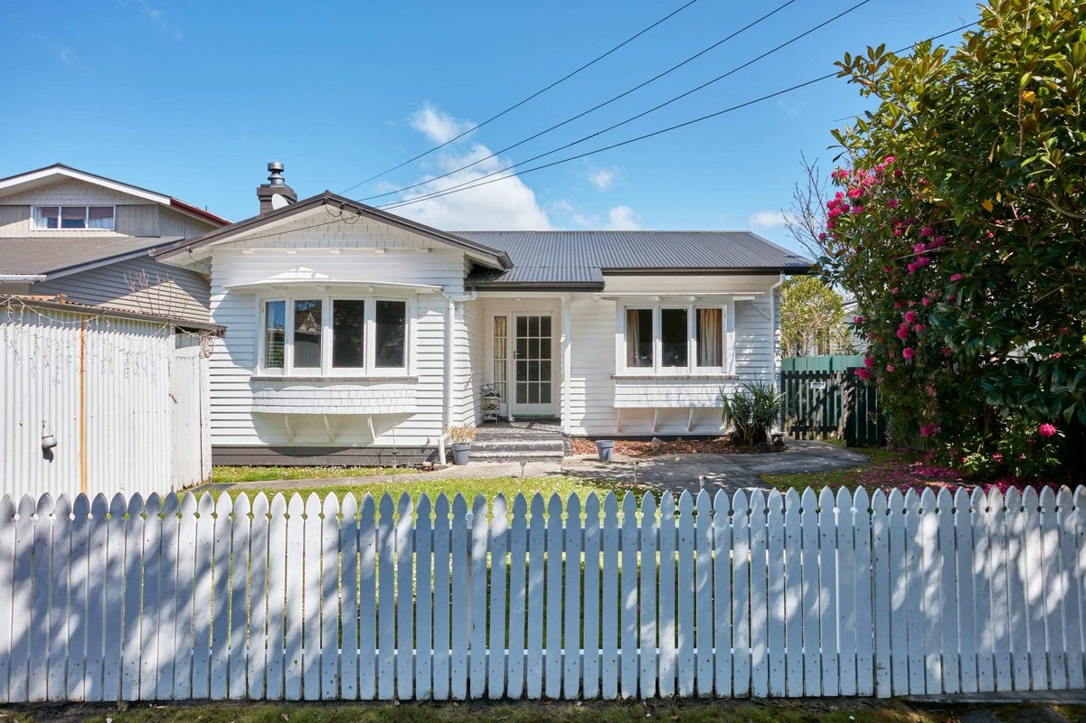 42 Adair Street, Whataupoko, Gisborne - Carousel 2