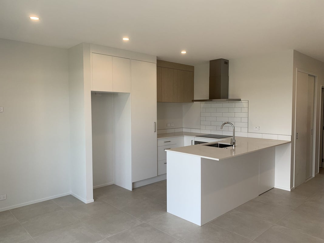 10/18 Paraone Crescent, Takanini, Auckland - Carousel 2