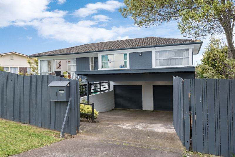 38 Rodney Street, Howick, Auckland - Carousel 1
