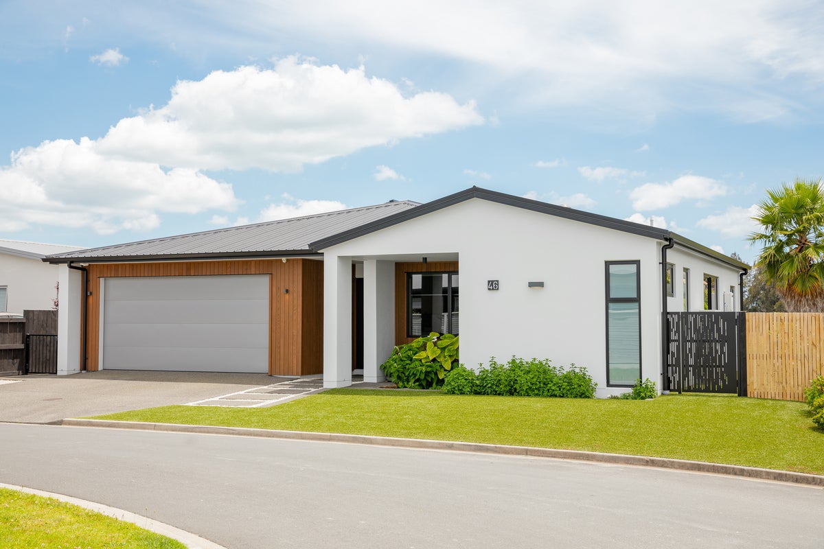 46 St Pauls Drive, Brookfield, Tauranga - Carousel 2