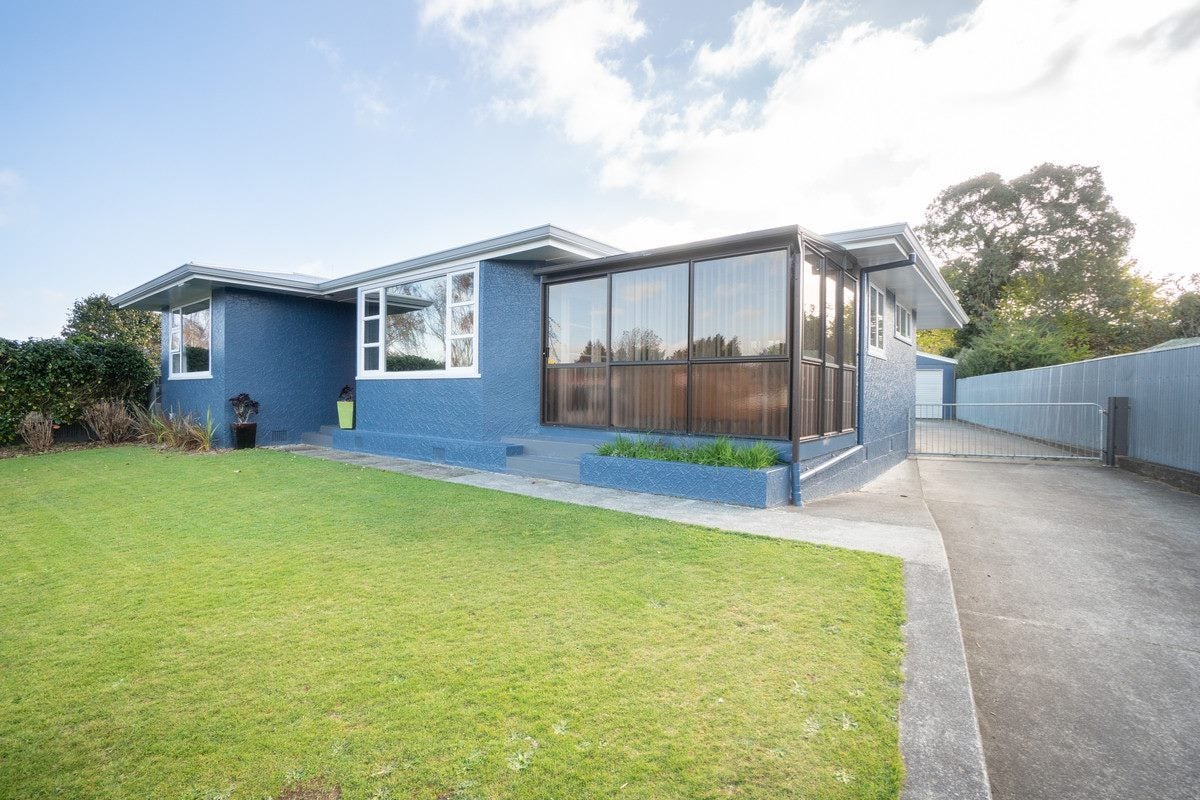 6 Parkland Crescent, Terrace End, Palmerston North - Carousel 1