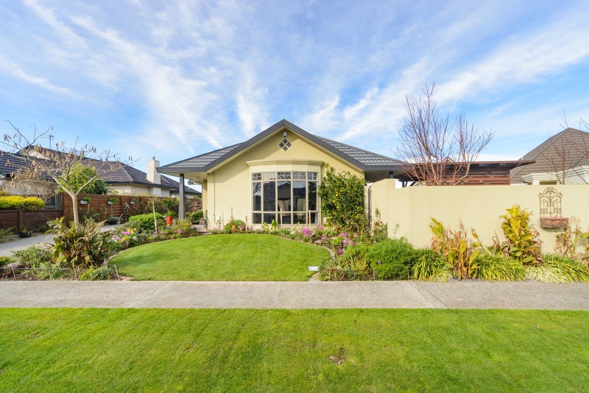 15 Washington Parade, Milson, Palmerston North - Carousel 28