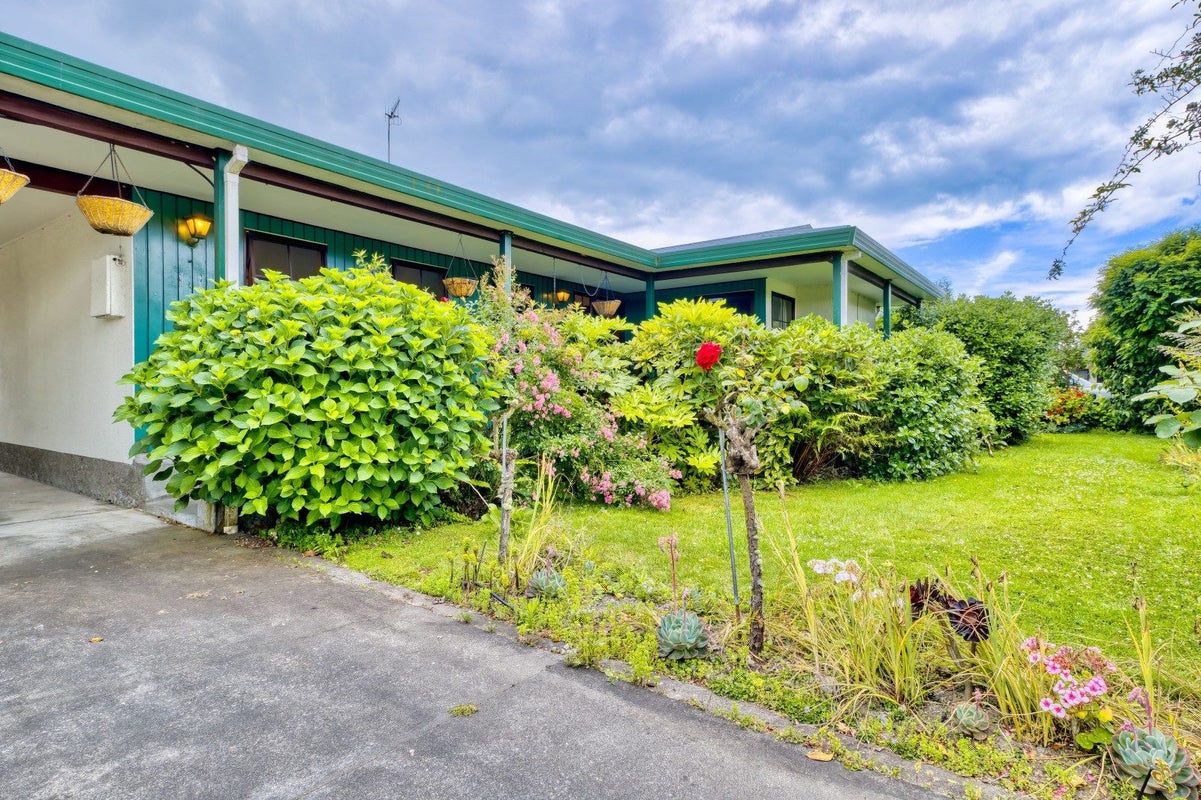 11 Deakin Place, Clive, Clive - Carousel 2