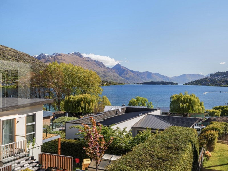 7 YEWLETT Crescent, Frankton, Queenstown - Carousel 1