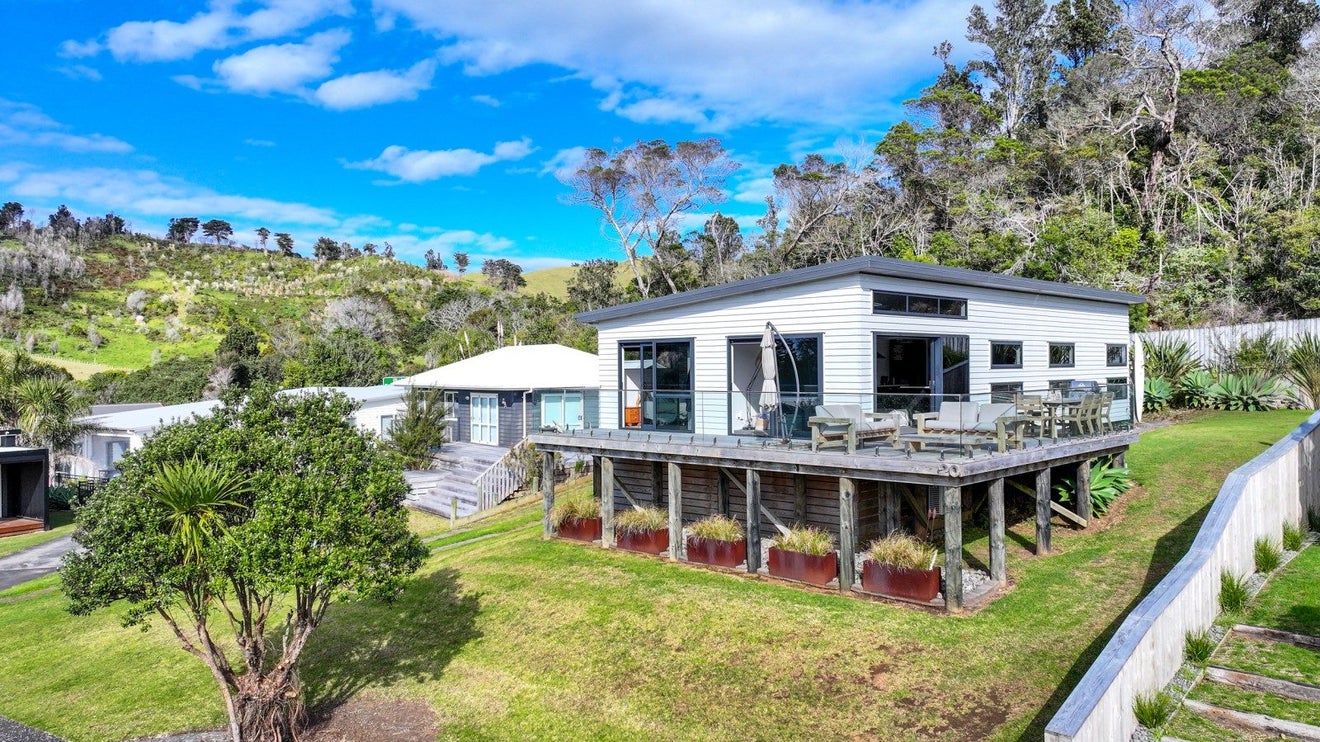 20 Ross Place, Whiritoa, Waihi - Carousel 20