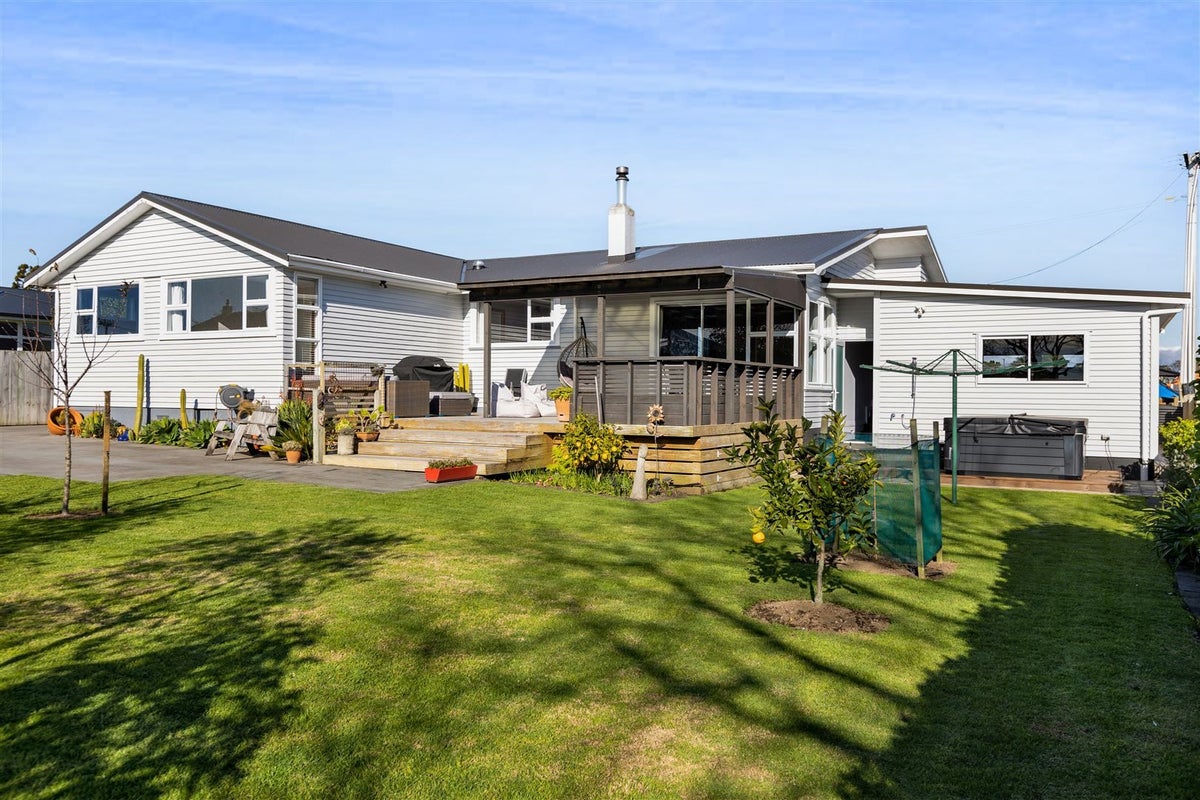 212B Carrington Street, Vogeltown, New Plymouth - Carousel 1