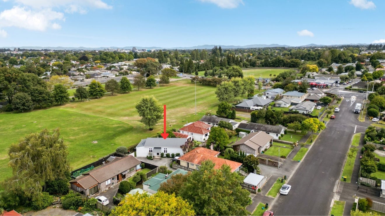 16 Flynn Road, Hillcrest, Hamilton - Carousel 2