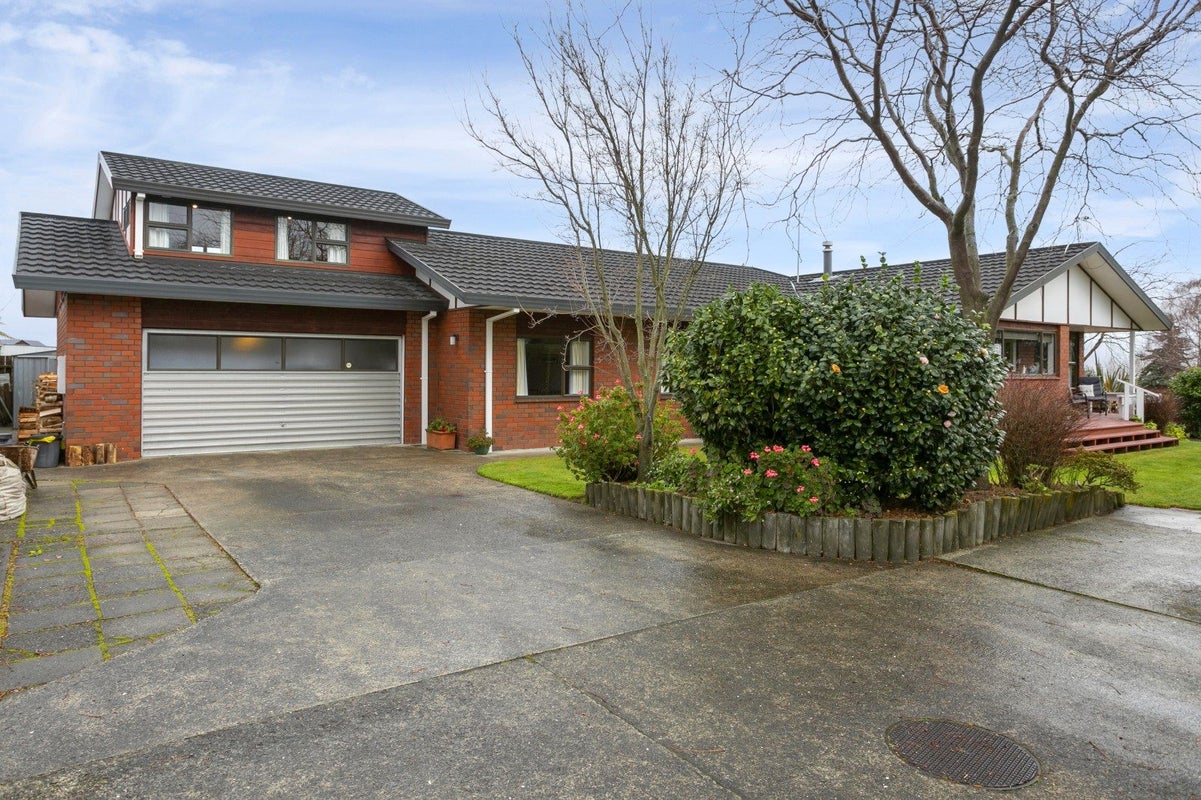 5 Clarke Grove, Richmond Heights, Taupo - Carousel 1
