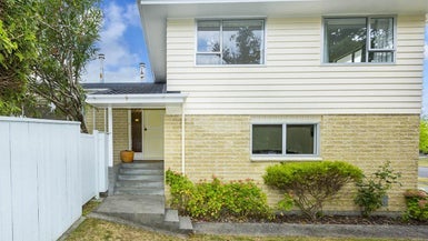 108 California Drive, Totara Park, Upper Hutt - Carousel 1