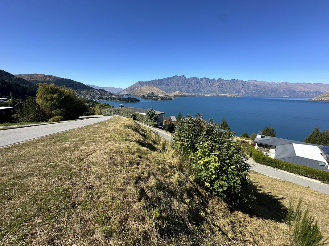 2 Hanley Lane, Fernhill, Queenstown - Carousel 9