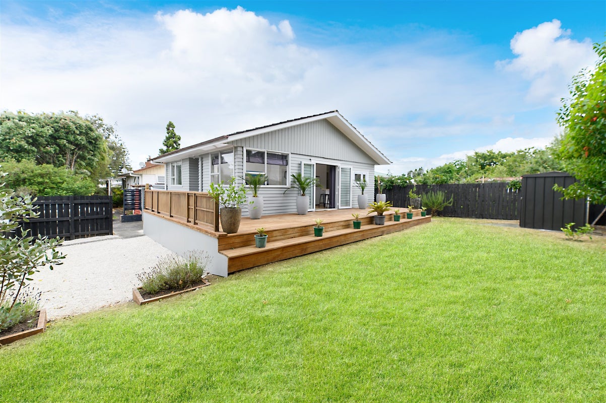 1/35 Taikata Road, Te Atatu Peninsula, Auckland - Carousel 1