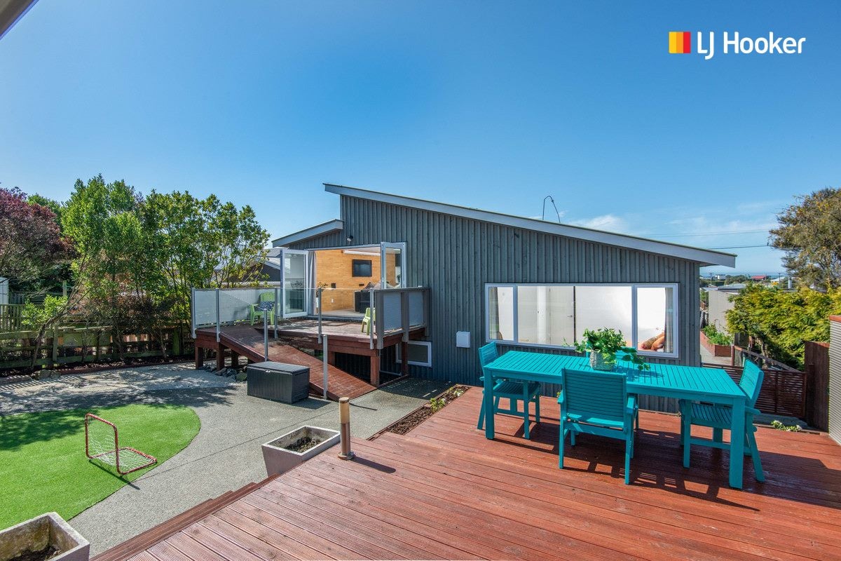 28 Edna Street, Ocean View, Dunedin - Carousel 1