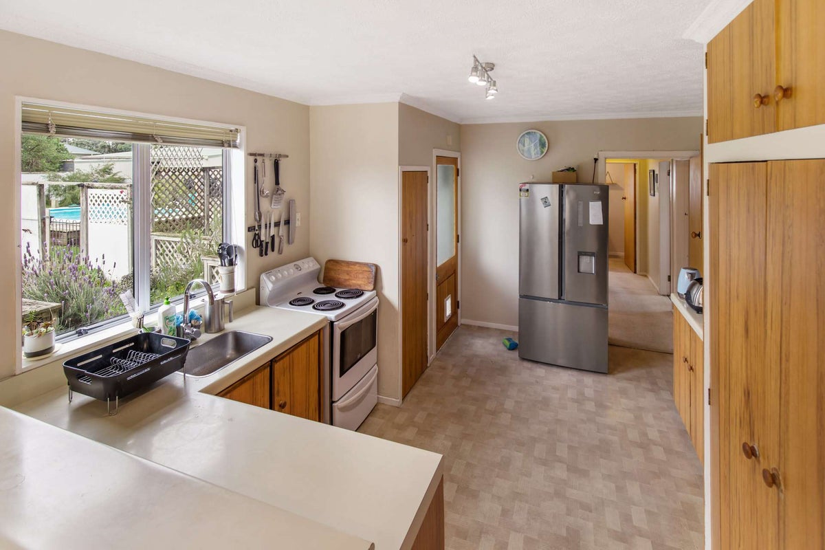 28 Hood Street, Castlecliff, Whanganui - Carousel 2