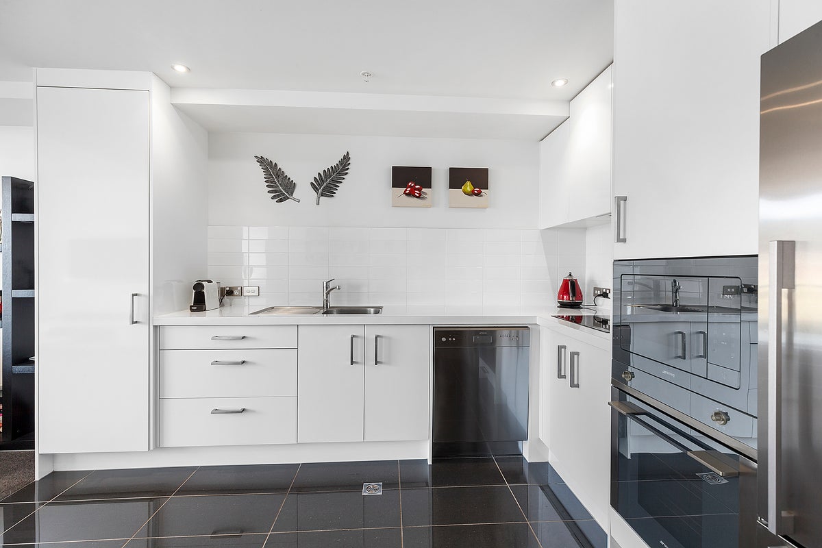 7B/30 Taranaki Street, Te Aro, Wellington - Carousel 1