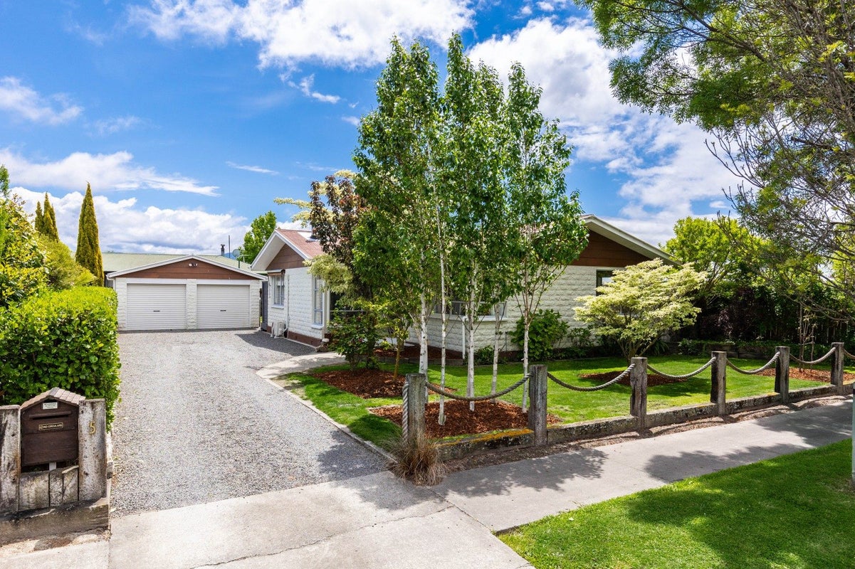 5 Owen Place, Springlands, Blenheim - Carousel 1